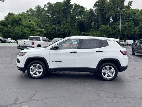 Used 2023 Jeep Compass Sport AWD/4WD image 3