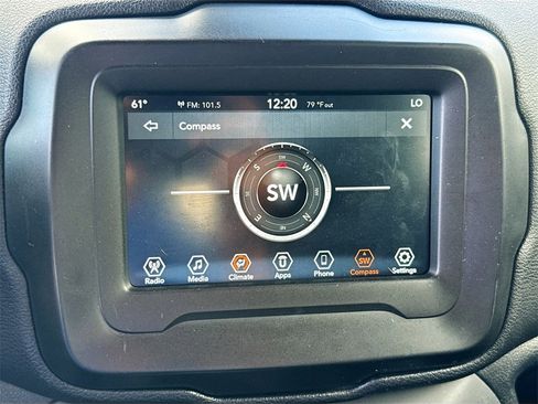 Used 2018 Jeep Renegade Latitude image 14