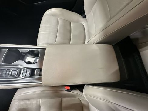 Used 2022 Honda Accord Touring image 28