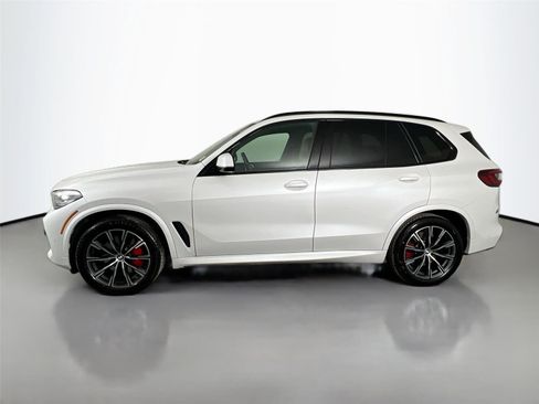 Used 2021 BMW X5 xDrive40i w/ M Sport Package image 3