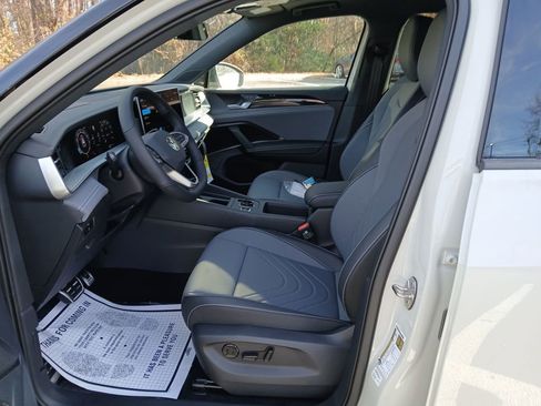 New 2026 Volkswagen Tiguan SE R-Line image 9