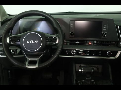 Used 2025 Kia Sportage LX FWD image 11