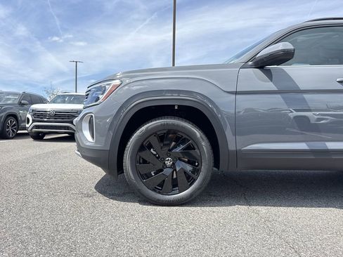 New 2026 Volkswagen Atlas SE image 9