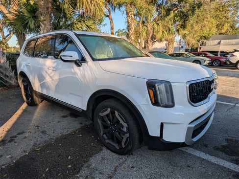 Used 2025 Kia Telluride EX image 24