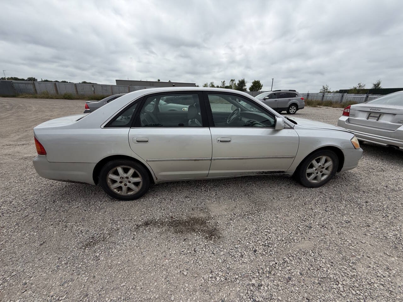 Used 2000 Toyota Avalon XL FWD image 6