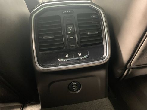 Used 2018 Porsche Macan S AWD/4WD image 33