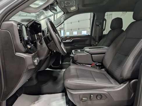 Used 2024 GMC Sierra 1500 SLE w/ Preferred Package image 16