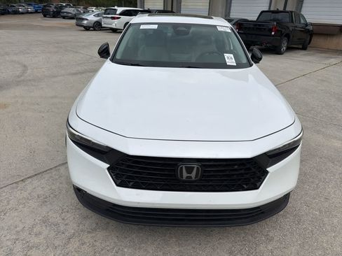 Used 2025 Honda Accord SE image 14