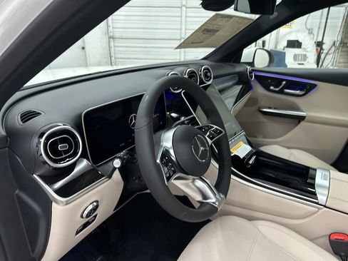 Used 2026 Mercedes-Benz GLC 300 4MATIC image 9