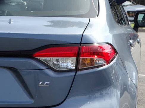 Certified 2022 Toyota Corolla LE w/ LE Convenience Package image 12