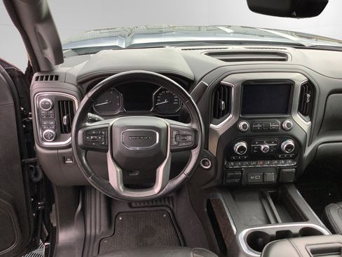 Used 2022 GMC Sierra 2500 Denali w/ Denali Black Diamond Edition image 10