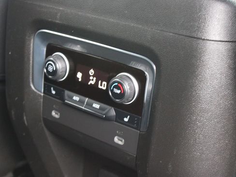 Used 2023 Chevrolet Suburban Premier AWD/4WD image 27