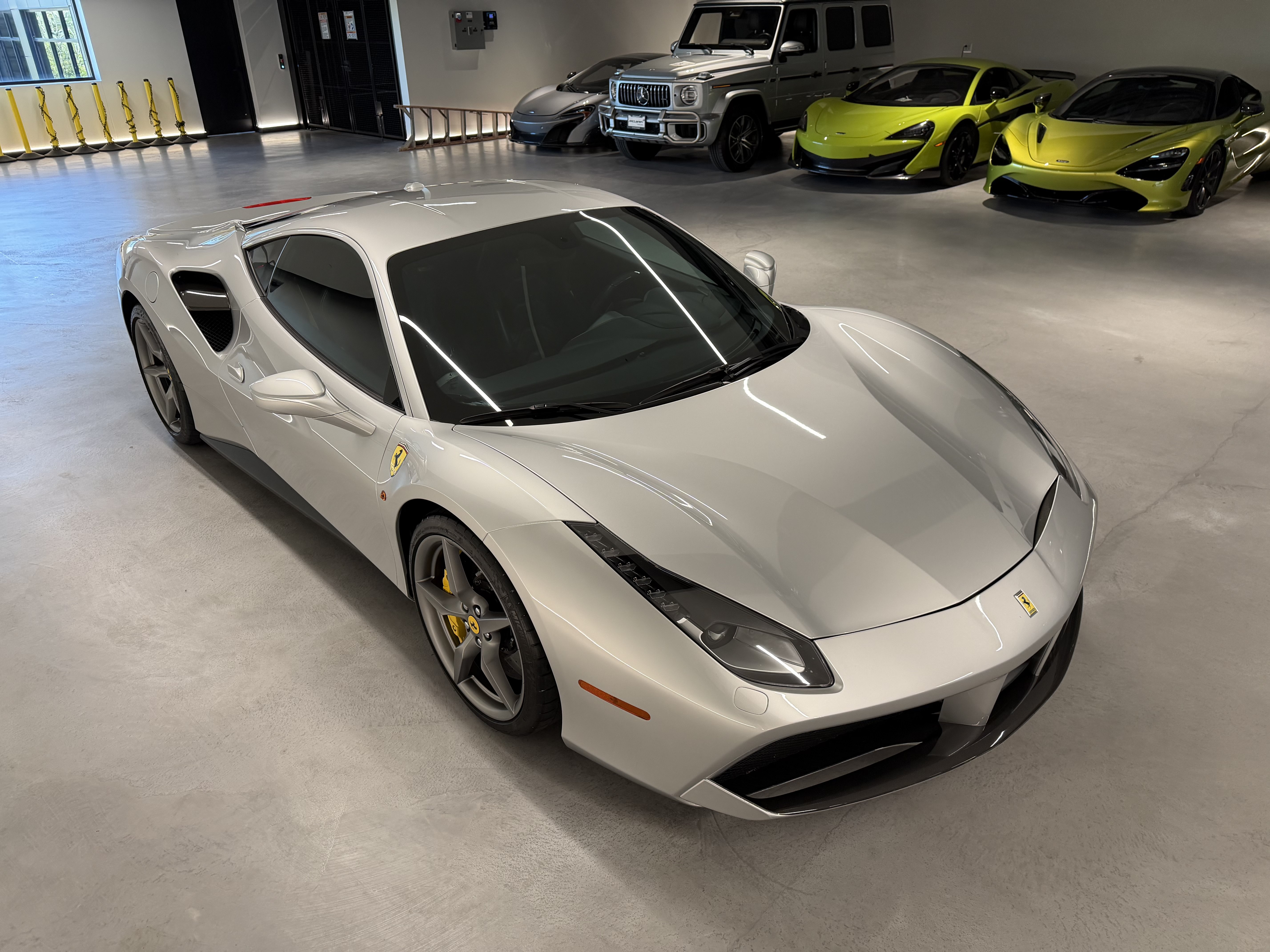 Used 2016 Ferrari 488 GTB RWD image 8