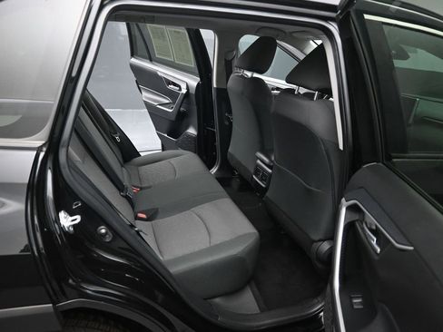 Used 2024 Toyota RAV4 XLE image 37