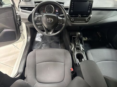 Used 2020 Toyota Corolla LE image 16