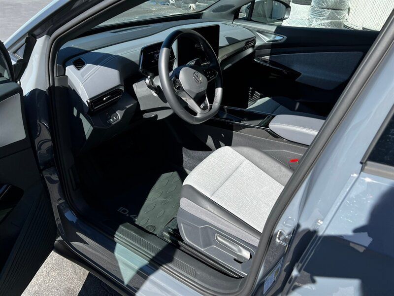 Used 2024 Volkswagen ID.4 Pro AWD/4WD image 15