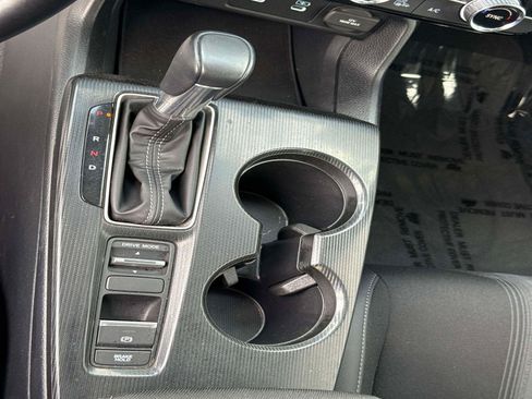 Certified 2025 Honda Civic Sport image 24