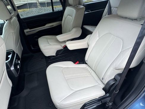 Used 2018 Ford Expedition Platinum image 41