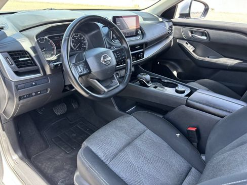 Used 2025 Nissan Rogue SV AWD/4WD image 19