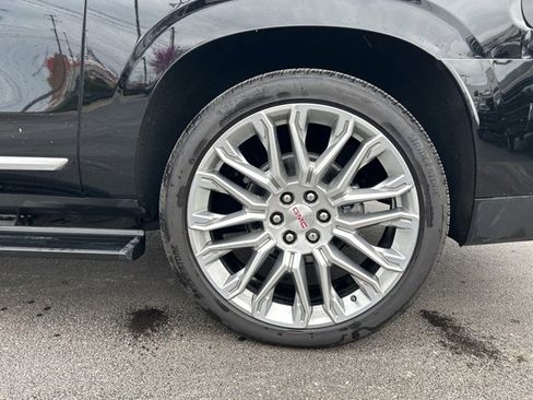 Used 2025 GMC Yukon XL Denali w/ Sun & Power Step Package image 20