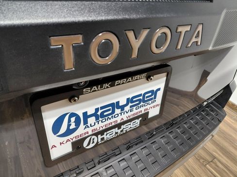 Used 2025 Toyota 4Runner Trailhunter image 32