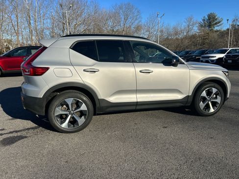 Used 2023 Volvo XC40 B5 Plus w/ Driver Assist Package image 4