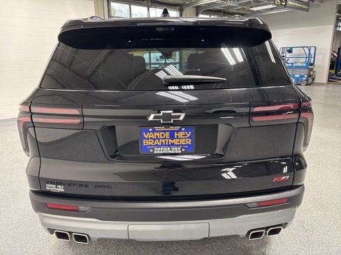 Used 2024 Chevrolet Traverse Z71 w/ Enhanced Driving Package image 6
