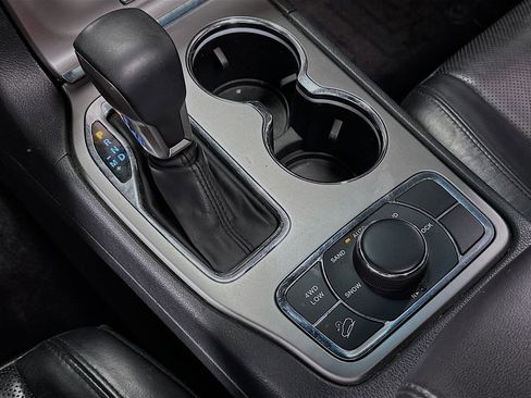 Used 2018 Jeep Grand Cherokee Limited w/ Luxury Group II image 18