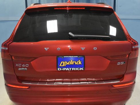 Used 2022 Volvo XC60 B5 Momentum AWD/4WD image 27
