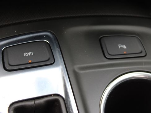 Used 2024 Chevrolet Equinox LT w/ Driver Convenience Package image 18