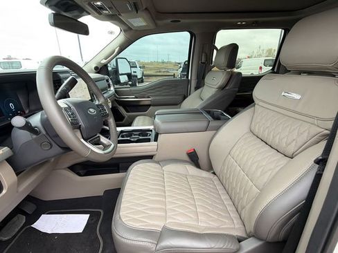 Used 2025 Ford F350 Platinum w/ Platinum Plus Package image 20