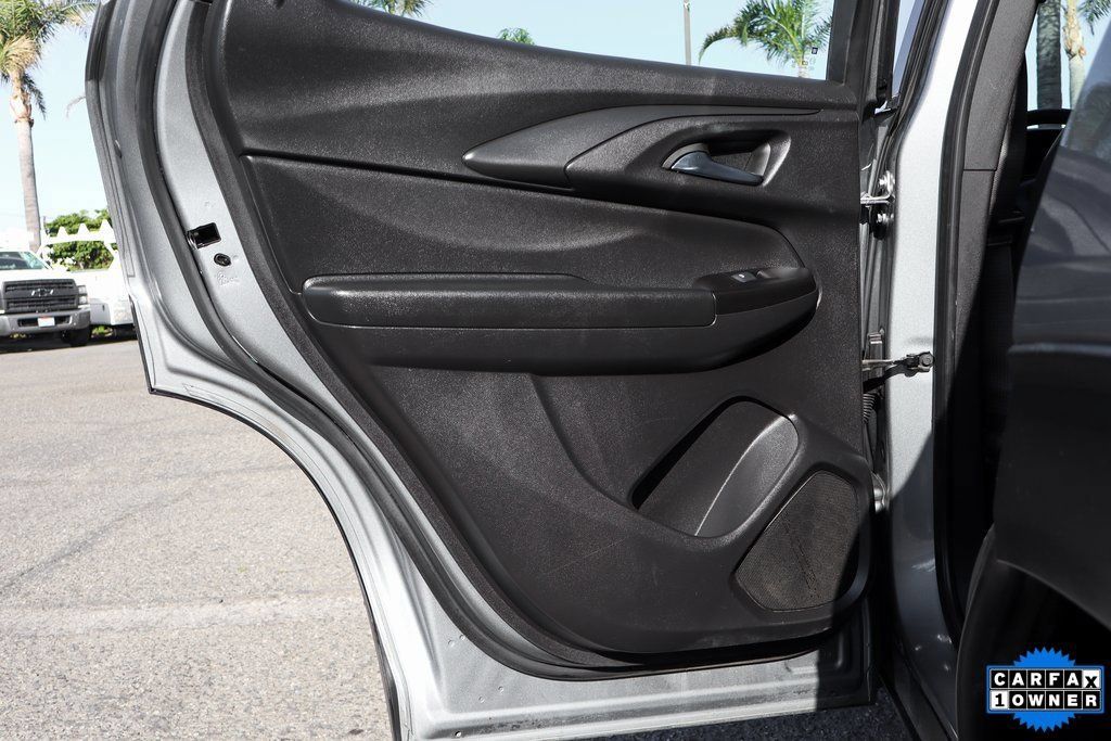 Used 2023 Chevrolet TrailBlazer LS AWD/4WD image 33