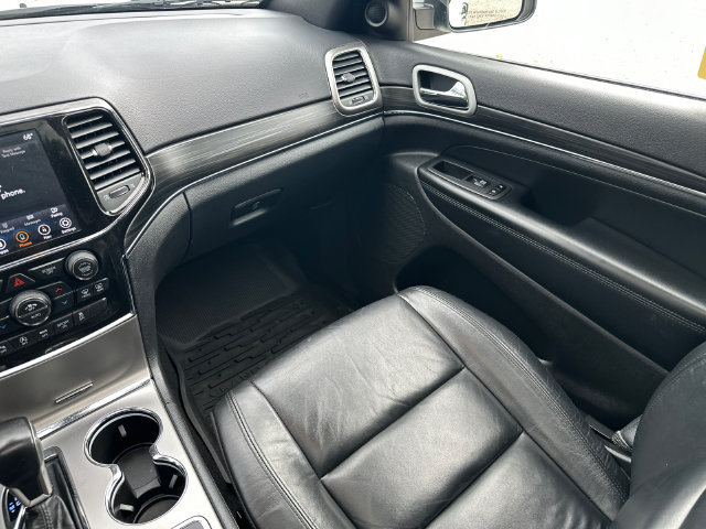Used 2021 Jeep Grand Cherokee Limited AWD/4WD image 23