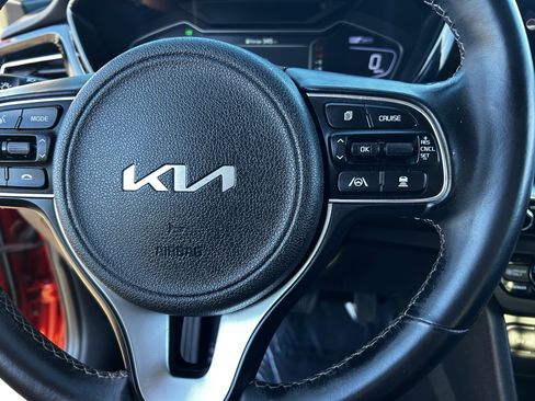 Certified 2022 Kia Niro Touring Special Edition image 24
