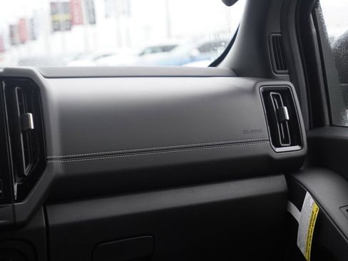 New 2026 Nissan Frontier SV image 21