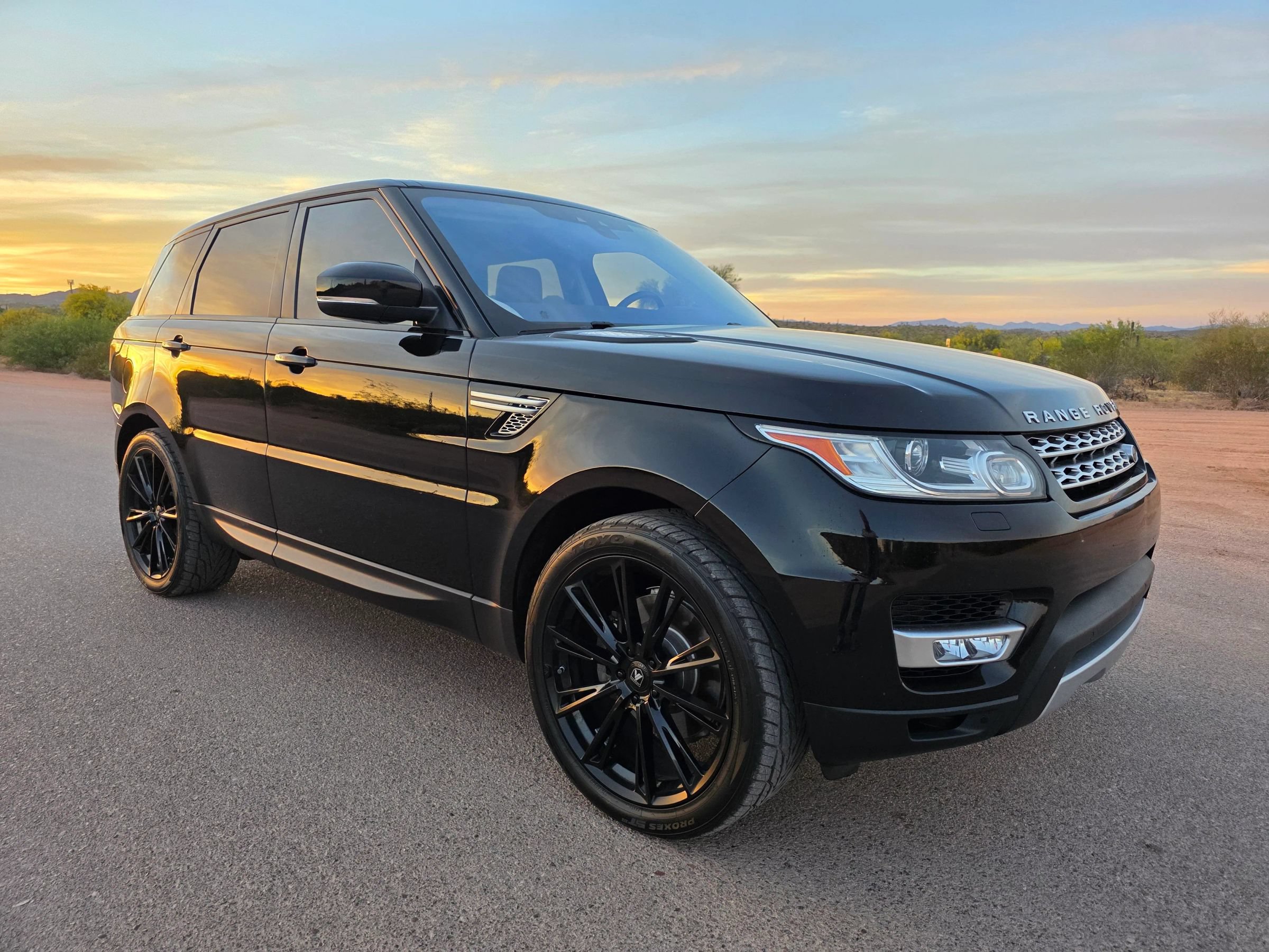 Used 2017 Land Rover Range Rover Sport HSE AWD/4WD image 7
