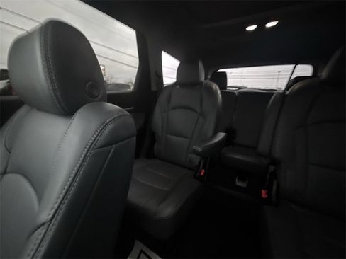 Used 2021 Buick Enclave Essence w/ Sound and Sites Package image 12