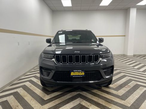 New 2025 Jeep Grand Cherokee Laredo X w/ Luxury Tech Group I image 15