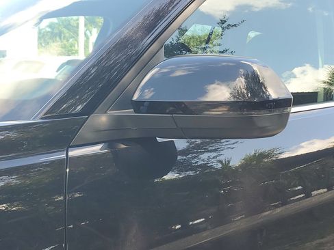 Certified 2023 Volkswagen Atlas SE FWD image 13