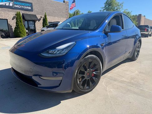 Used 2020 Tesla Model Y Long Range AWD/4WD image 1