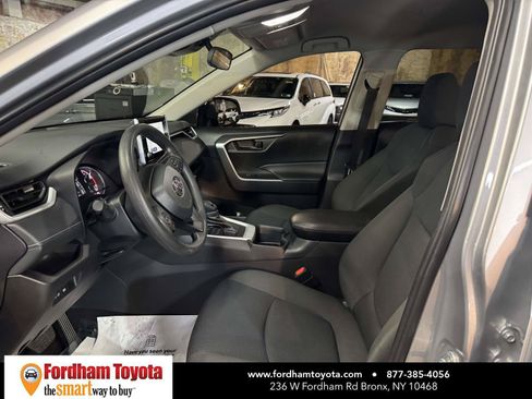 Used 2023 Toyota RAV4 LE AWD/4WD image 17