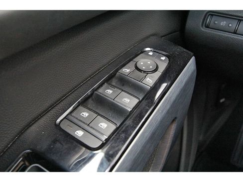 Used 2025 Nissan Pathfinder SL image 20