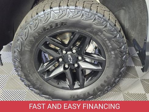 Certified 2024 Chevrolet Silverado 1500 Custom Trail Boss w/ LPO, Dark Essentials Package AWD/4WD image 8