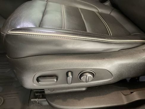 Used 2018 GMC Acadia Denali w/ Technology Package AWD/4WD image 12