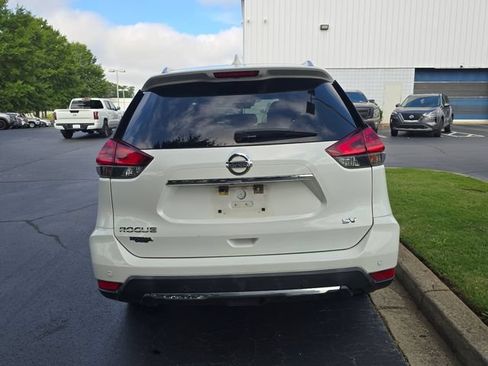 Certified 2019 Nissan Rogue SV FWD image 10