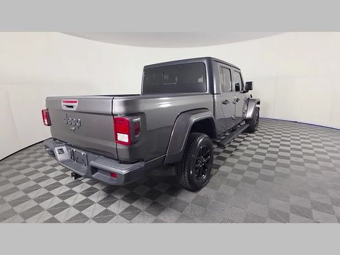 Used 2022 Jeep Gladiator Sport AWD/4WD image 39