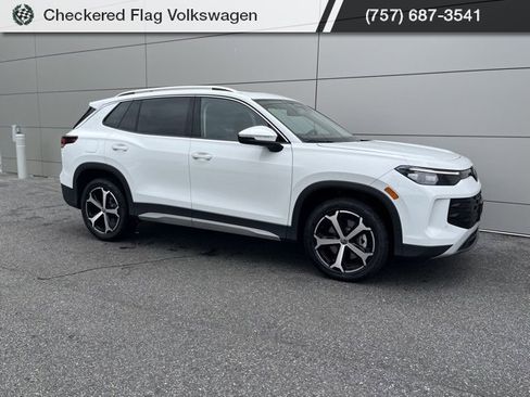 New 2025 Volkswagen Tiguan SE image 26