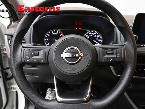 Used 2023 Nissan Rogue S AWD/4WD image 10