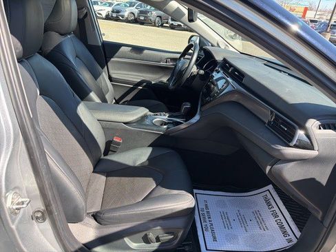 Used 2019 Toyota Camry XSE w/ Navigation Package image 18