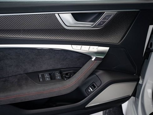 New 2025 Audi RS 6 performance image 18